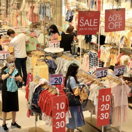 فعاليات التخفيضات الكبرى في دبي - الصورة من وام