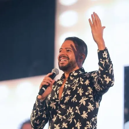 حفل محمد حماقي في الكويت - صورة من صفحته الرسمية على   " انستغرام "