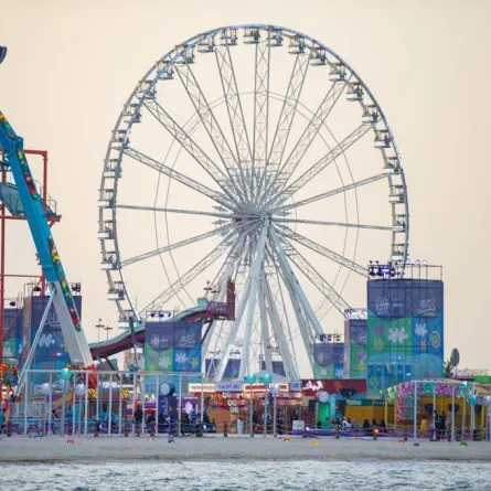 ألعاب ممتعة للزوار في جدة بيير - الصورة من حساب موسم جدة