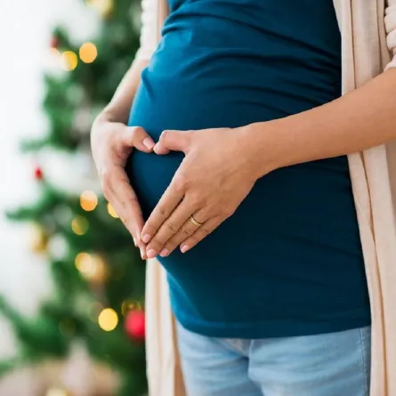 صورة لحامل في الثلث الثالث من الحمل