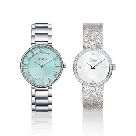 ساعات نسائية بسوار فولاذي