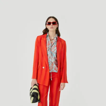 بدلات ملوّنة للصيف