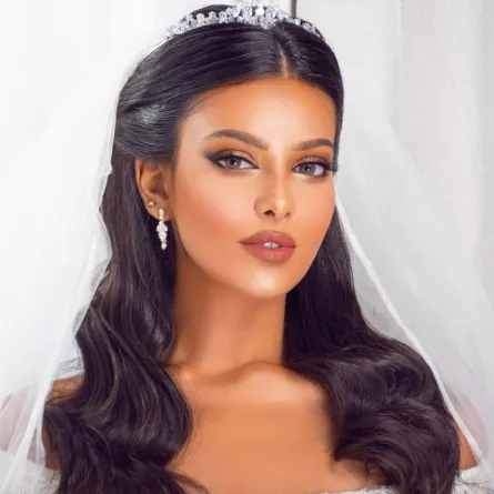 صور تسريحات عرايس بالتاج والطرحة لعروس 2022