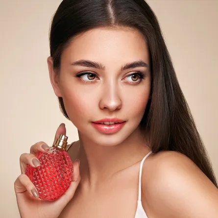 الفرق بين عطر الشعر والعطر العادي