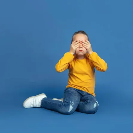 صورة لطفلة مصابة بالتوحد