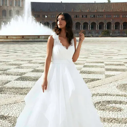 فستان زفاف موديل سندريلا من مارشيسا فور برونوفياس  Marchesa For Pronovias