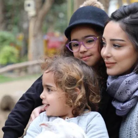 أول ظهور رسمي لتاليه وأمايا تامر حسني مع والدتها بسمة بوسيل - الصور من حساب بسمة بوسيل على انستغرام