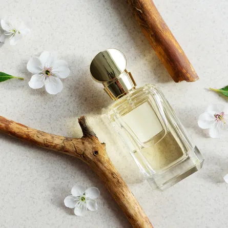 أجمل عطور برائحة خشب الصندل