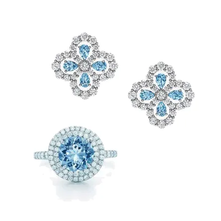 مجوهرات مرصعة بالأكوامارين لإطلالة ناعمة في شهر العسل