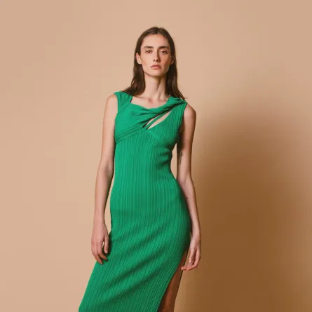 فستان باللون الاخضر من أكنفاس Aknvas