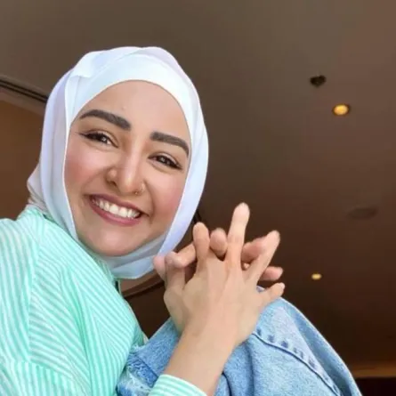 هلا رشدي - الصورة من حسابها على فيسبوك