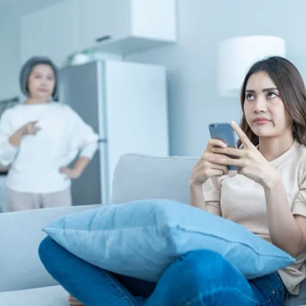 علامات غَيْرَة أُم الزوج