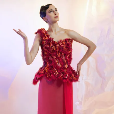 فستان سهرة فاخر باللون الأحمر من فرانك سوربييه  Frank Sorbier