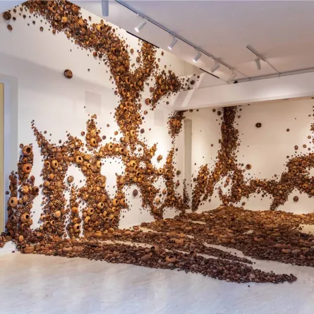 عمل الفنانة زهرة الغامدي