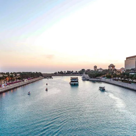 ساحل البحر الأحمر في مدينة الملك عبدالله الاقتصادية 