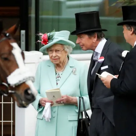 الملكة البريطانية إليزابيث الثانية 