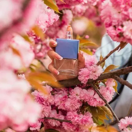  عطور تحتوي على زهرة الكرز