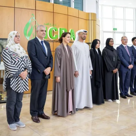 الشيخ محمد بن زايد في مركز إكبا. الصورة من "وام"