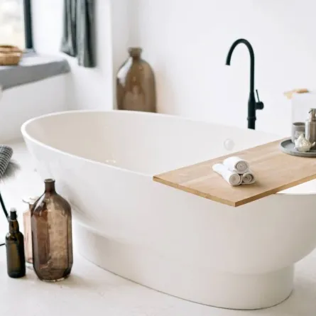 أساسيّات متبعة في تنسيق ديكورات الحمّام الشبيه بـ"المنتجع الصحّي"