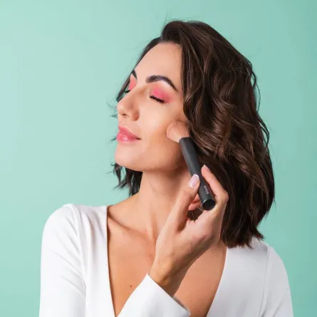  كيف تعرفين إذا كانت عظام وجهكِ بارزة؟