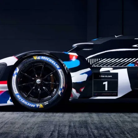 بي إم دبليو تحتفل بالذكرى ال 50 وتستعرض أحدث سياراتها الرياضية