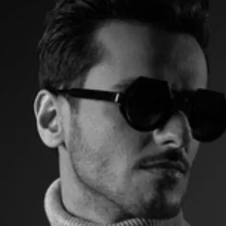 عايض- الصورة من حسابه على الانستغرام