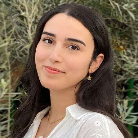 المصمّمة هنا أبو الزور