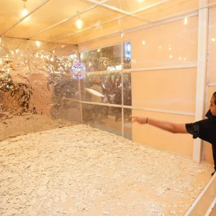 ركن تكسير الصحون لتفريغ الطاقة - مصدر الصورة المركز الاعلامي لموسم جدة