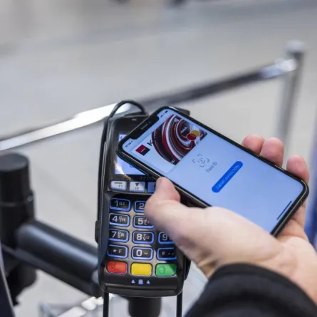 صورة لخدمة الدفع عن طريق أبل