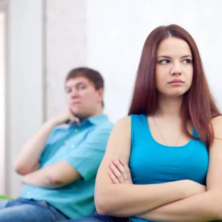 علامات تكشف أن زوجك لم يعد يحبك