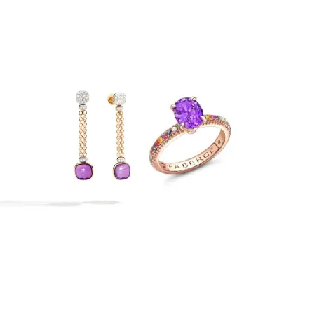 مجوهرات مرصّعة بأحجار باللون الأرجواني