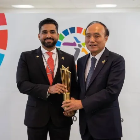 تكريم الإمارات لفوزها بفئة التحول الرقمي في الرعاية الصحية. الصورة من "وام"