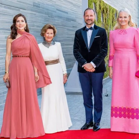 ولية العهد الأميرة ماري مع العائلة المالكة النرويجية- الصورة من حساب البيت الملكي الدنماركي على إنستغرام