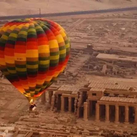 سائح بريطاني يفاجئ الجميع بمكان وجوده بعد اختفائه 4 أيام في مصر