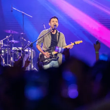 حمزة نمرة - الصورة من الشركة المنظمة بنش مارك