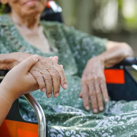 في اليوم العالمي للتوعية بشأن إساءة معاملة المسنين.. 8 معلومات مدهشة عن كبار السن!