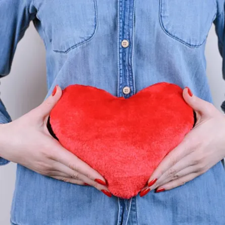 صورة تعبر عن فرحة الحامل في الشهر الأول