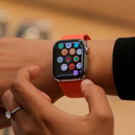 تسمح إدارة الغذاء والدواء الأمريكية باستخدام Apple Watch لمراقبة مرض باركنسون