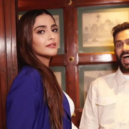 سونام كابور مع زوجها أناند أهوجا- الصورة من حساب النجمة في إنستغرام