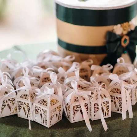 توزيعات للمدعوين