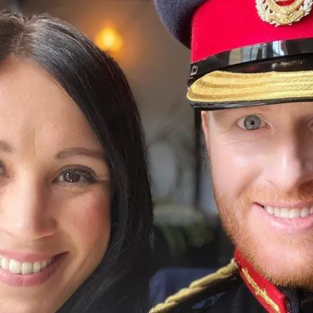 شبيه الأمير هاري وشبيهة ميغان ماركل