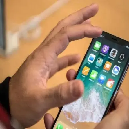 صورة هاتف آيفون