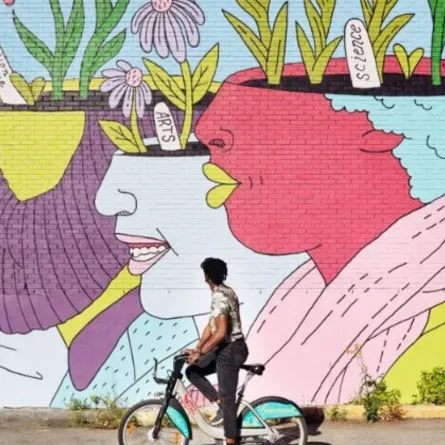 لوحات عملاقة تزين شوارع مونتريال