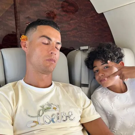رونالدو مع ابنه - الصورة من حساب النجم على انستغرام