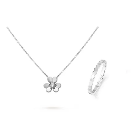  مجوهرات باللون الأبيض من الفضة والذهب