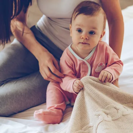 صورة لطفل مريض