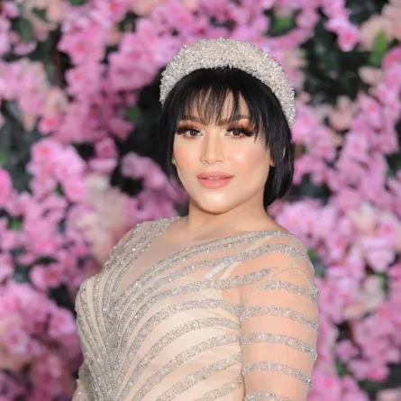 بدرية طلبة من جلسة التصوير -الصورة من حسابها على إنستغرام