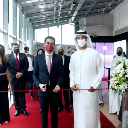 افتتاح أكبر مركز إقليمي لتطوير الخدمات الغذائية. الصورة من "وام"