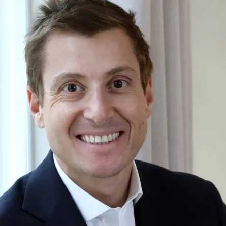 روبرتو بوغوصيان، الشريك الإداري في دار بوغوصيان