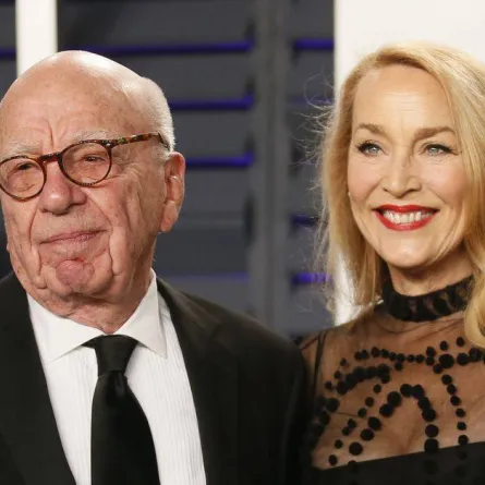 روبرت مردوخ وجيري هول- الصورة من رويترز 